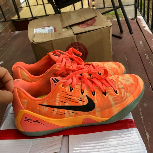 Kobe Peach Kobe EM 'Bright Mango' Nike 646701 880 Peach Cream/bright